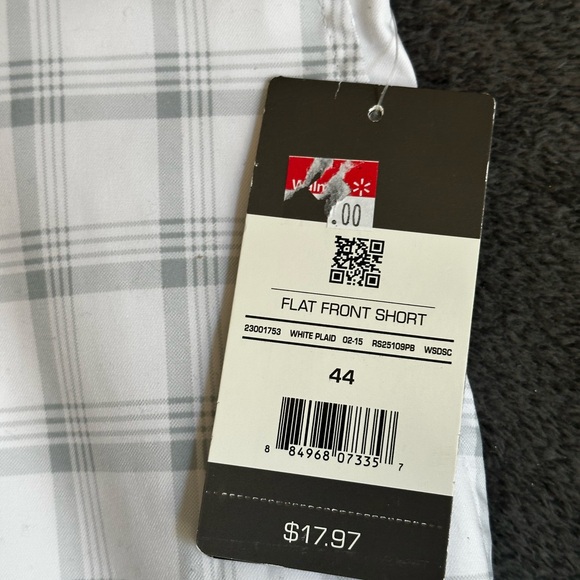 Russell Athletic White and Gray Flat Front Mens Shorts SZ 44 - Picture 9 of 14